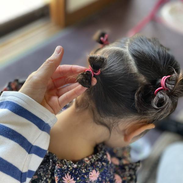 不器用さんでも簡単にできる！子どものおしゃれヘアアレンジ | HugMug - 親子で楽しむファッションやライフスタイル情報を届けるママメディア