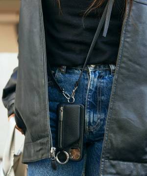 レザージャケットで辛口リンクコーデ。デニムも揃えてなかよし度アップ！ | HugMug