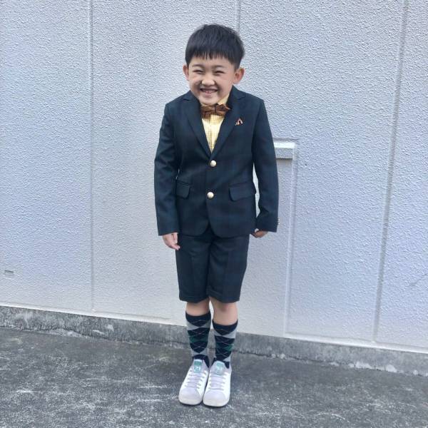 【卒入園・卒入学】パパと息子のセレモニースタイル。ポイントはシャツとネクタイのカラー！ | HugMug