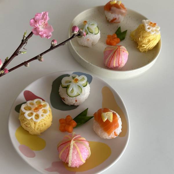 ひなまつりパーティーレシピの決定版！手毬寿司4種と桜香るミルクプリン | HugMug