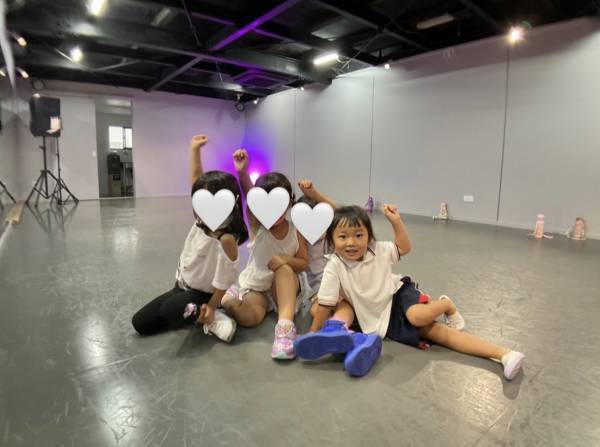 4歳児の習い事。英語とダンスがおすすめなワケ | HugMug