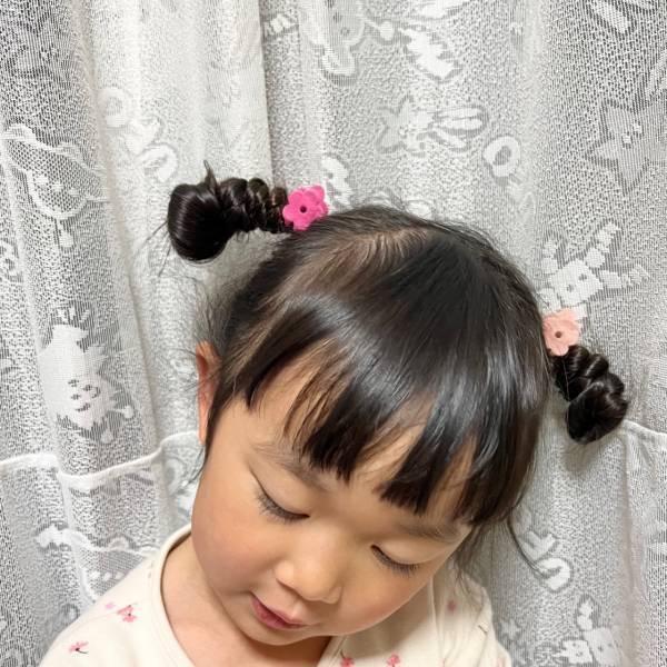 女の子ママ必見！【3coins】ヘアアクセでいつもの髪型が見違えるほど可愛くなる | HugMug