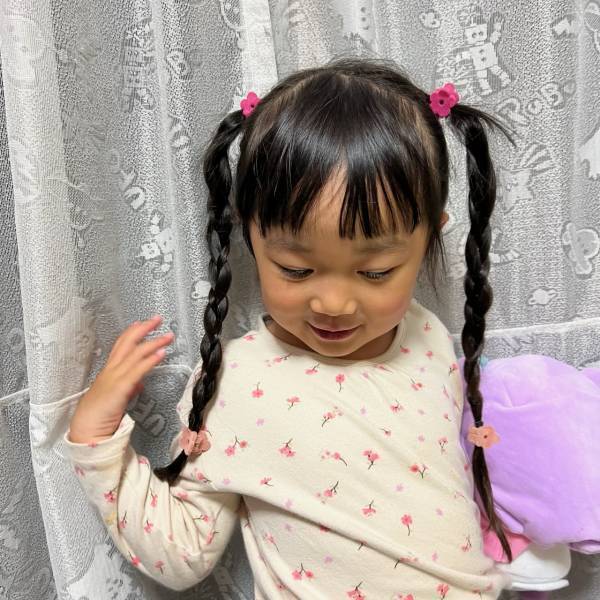 女の子ママ必見！【3coins】ヘアアクセでいつもの髪型が見違えるほど可愛くなる | HugMug