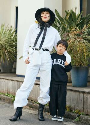 春のモノトーンはこう着る！『ザラ』をおしゃれに着こなしたキッズにも注目♡ | HugMug