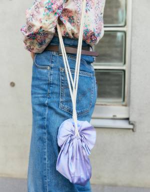 『ザラキッズ』のデニムボトムスは絶対買い！デニム×スニーカーで動ける親子コーデ♪ | HugMug