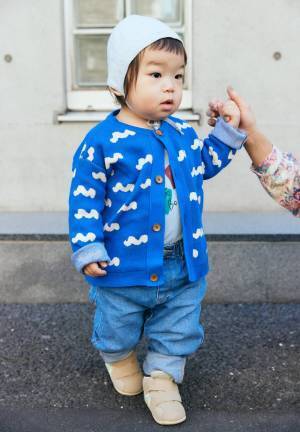 『ザラキッズ』のデニムボトムスは絶対買い！デニム×スニーカーで動ける親子コーデ♪ | HugMug