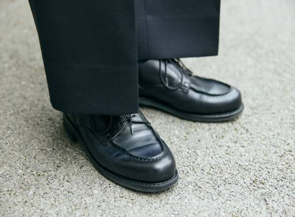 失敗しないカラーリンクコーデ！ブルー×ブラックで爽やかに | HugMug