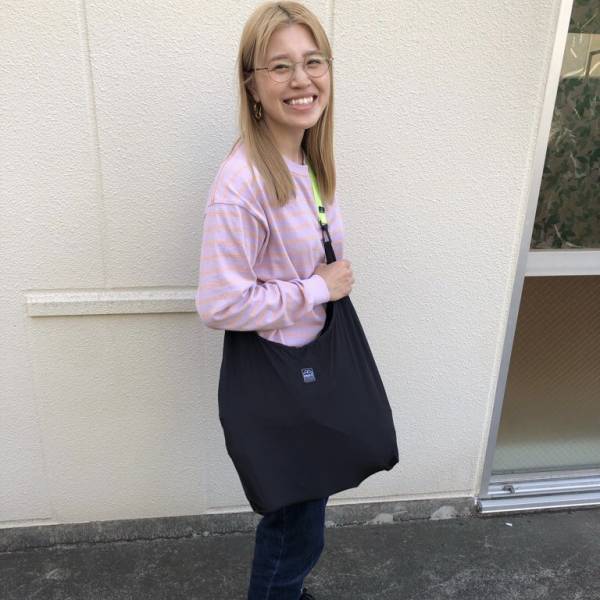 エコバッグやハンドバッグがショルダーバッグに早変わり！便利なエコストラップ | HugMug