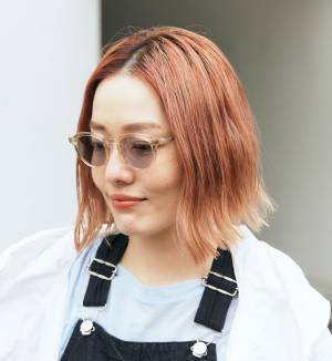 おしゃれファミリーの古着MIXコーデ！モノトーン×ブルーで即統一感アップ♡ | HugMug