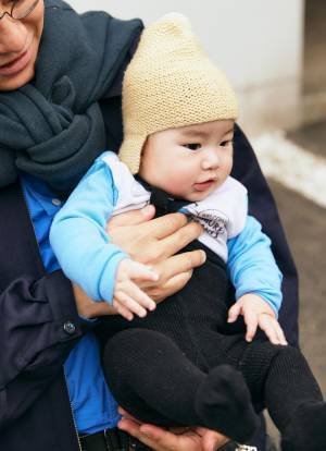 おしゃれファミリーの古着MIXコーデ！モノトーン×ブルーで即統一感アップ♡ | HugMug