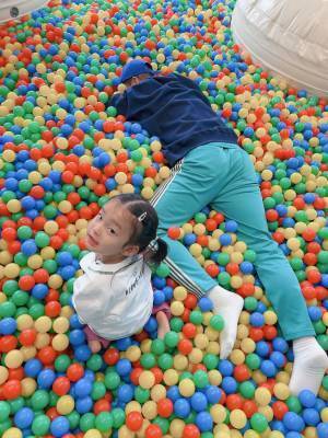 SDGsがテーマのキッズパーク！遊んで、触れて、感じて学べる「ITOCHU SDGs STUDIO」 | HugMug