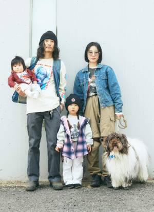 おしゃれ家族の“推し活”コーデ♪ 「レッチリ」グッズをクールに着こなし！ | HugMug