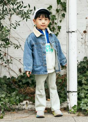 おしゃれファミリーのデニムコーデ♡ 古着のオーバーオールがめちゃかわ！ | HugMug