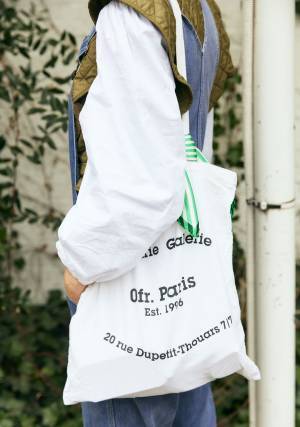 おしゃれファミリーのデニムコーデ♡ 古着のオーバーオールがめちゃかわ！ | HugMug