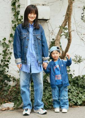 小さな彼氏とデート気分♡ デニム×スニーカーでリンクコーデに！ | HugMug