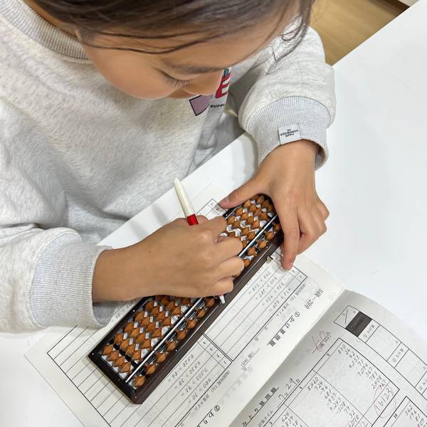 やってよかった【学習系の習い事】！我が家の7歳と4歳の習い事事情 | HugMug