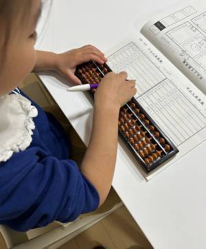 やってよかった【学習系の習い事】！我が家の7歳と4歳の習い事事情 | HugMug