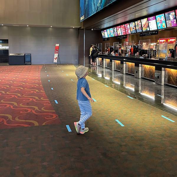 映画館デビューは何歳から？ おすすめの年齢と成功させる5つのコツ！ | HugMug