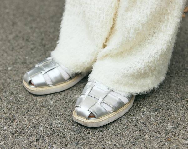 おしゃれファミリーの古着MIXコーデ♡ ホワイト×春カラーがめちゃかわ！ | HugMug - 親子で楽しむファッションやライフスタイル情報を届けるママメディア