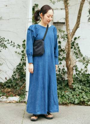 スニーカーコーデで公園へ！ブルーでリンクしたおしゃれファミリー♪ | HugMug