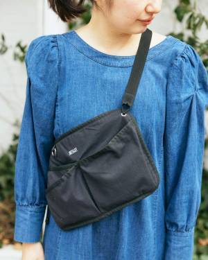 スニーカーコーデで公園へ！ブルーでリンクしたおしゃれファミリー♪ | HugMug