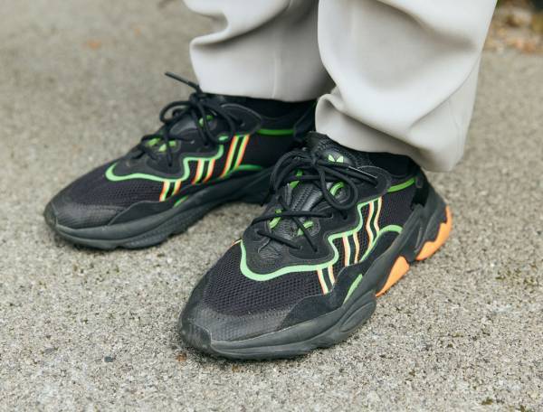 スニーカーコーデで公園へ！ブルーでリンクしたおしゃれファミリー♪ | HugMug