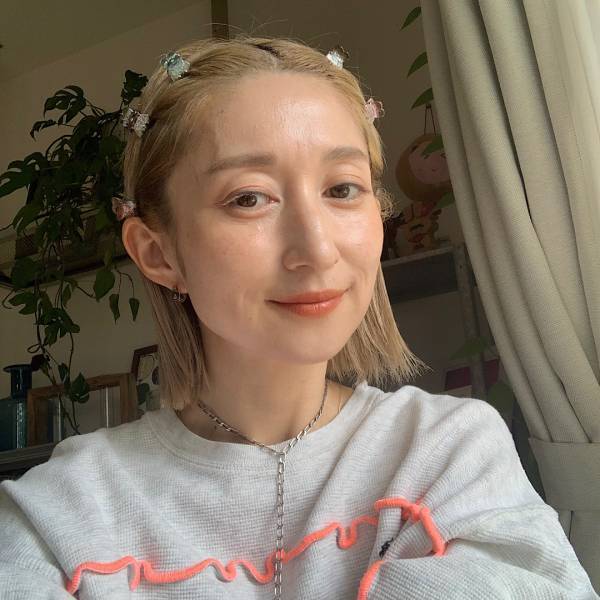 雨や暑さでも崩れない！【3coins】ヘアアクセを使った簡単ヘアアレンジ4選 | HugMug - 親子で楽しむファッションやライフスタイル情報を届けるママメディア