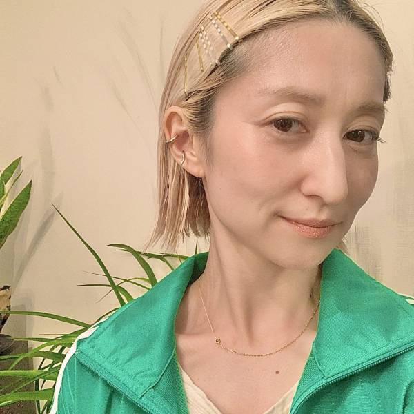 雨や暑さでも崩れない！【3coins】ヘアアクセを使った簡単ヘアアレンジ4選 | HugMug - 親子で楽しむファッションやライフスタイル情報を届けるママメディア