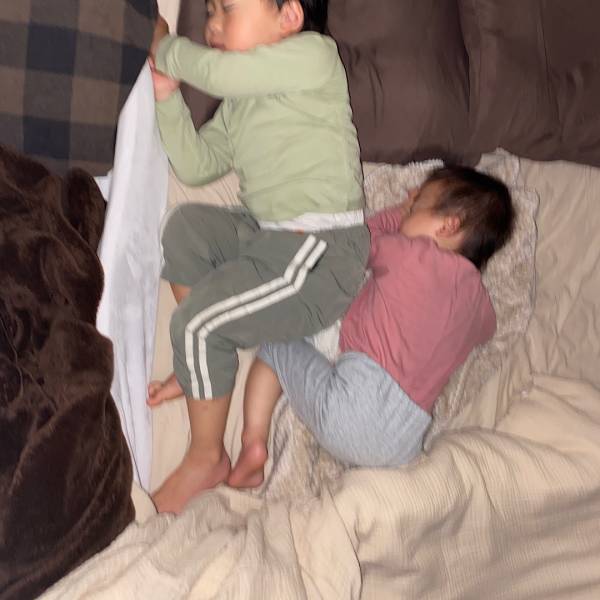 【2人兄弟】アパレル販売員ワーママ1日のスケジュールと頼れるグッズ紹介！ | HugMug