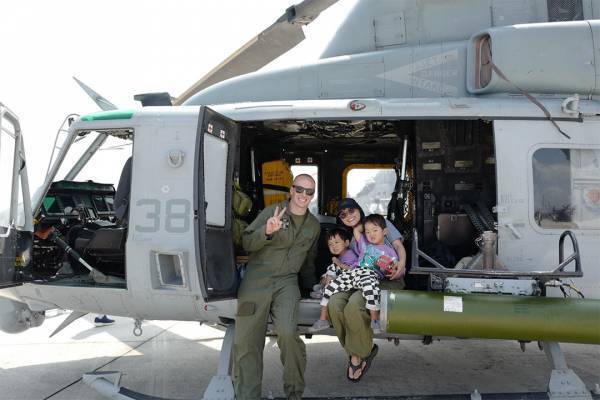 「嘉手納基地アメリカフェスタに参戦！」武智志穂の沖縄でのんびり双子育児 Vol.33 | HugMug