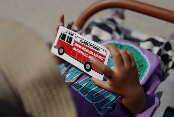 「嘉手納基地アメリカフェスタに参戦！」武智志穂の沖縄でのんびり双子育児 Vol.33 | HugMug