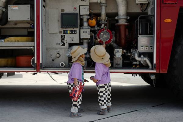 「嘉手納基地アメリカフェスタに参戦！」武智志穂の沖縄でのんびり双子育児 Vol.33 | HugMug