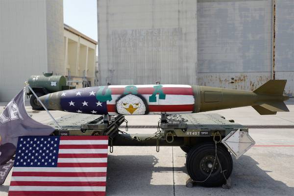 「嘉手納基地アメリカフェスタに参戦！」武智志穂の沖縄でのんびり双子育児 Vol.33 | HugMug