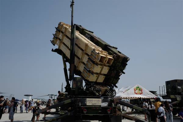 「嘉手納基地アメリカフェスタに参戦！」武智志穂の沖縄でのんびり双子育児 Vol.33 | HugMug