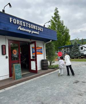 都心から1時間半！子連れにおすすめのキャンプ場”FORESTSONS 長瀞” | HugMug