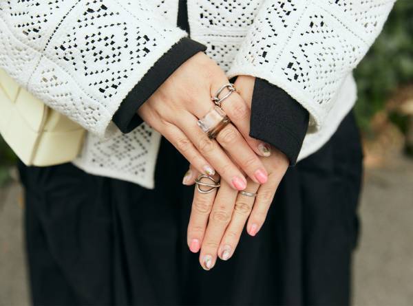 最旬『韓国子ども服』コーデ！淡カラーでこなれ感アップ♪ | HugMug - 親子で楽しむファッションやライフスタイル情報を届けるママメディア