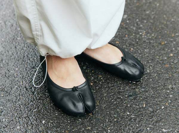 『GU』のパラシュートパンツが超優秀！ 高見え間違いなしのアイテムは必見♡ | HugMug - 親子で楽しむファッションやライフスタイル情報を届けるママメディア