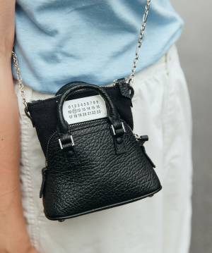 『GU』のパラシュートパンツが超優秀！ 高見え間違いなしのアイテムは必見♡ | HugMug - 親子で楽しむファッションやライフスタイル情報を届けるママメディア