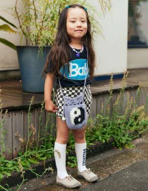 『GU』のパラシュートパンツが超優秀！ 高見え間違いなしのアイテムは必見♡ | HugMug - 親子で楽しむファッションやライフスタイル情報を届けるママメディア