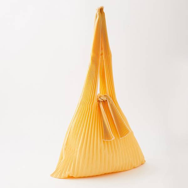 【荷物がぐっと軽くなる機能性グッズ10選】子連れでのお出かけに便利！ | HugMug - 親子で楽しむファッションやライフスタイル情報を届けるママメディア