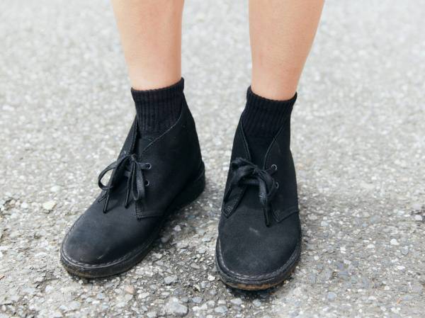 公園にも行けちゃうおしゃれなファミリーコーデ！モノトーン×パープルで仲良しリンク♡ | HugMug - 親子で楽しむファッションやライフスタイル情報を届けるママメディア