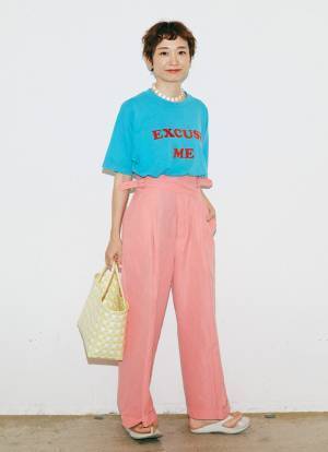 【素敵な夫婦のTシャツスナップ6選】 夏の本命Tシャツをシェアしよう！ | HugMug - 親子で楽しむファッションやライフスタイル情報を届けるママメディア