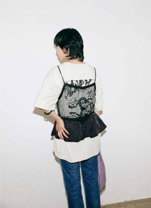 【素敵な夫婦のTシャツスナップ6選】 夏の本命Tシャツをシェアしよう！ | HugMug - 親子で楽しむファッションやライフスタイル情報を届けるママメディア