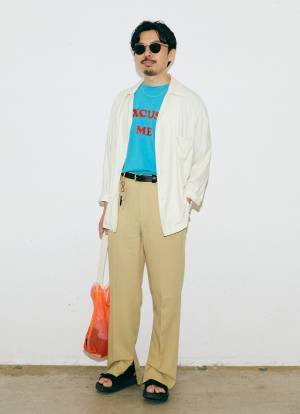 【素敵な夫婦のTシャツスナップ6選】 夏の本命Tシャツをシェアしよう！ | HugMug - 親子で楽しむファッションやライフスタイル情報を届けるママメディア