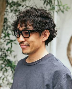 ブラック×ブルーで即統一感アップ！おしゃれファミリーのカラーリンクコーデ♡ | HugMug - 親子で楽しむファッションやライフスタイル情報を届けるママメディア