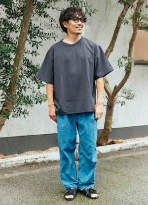 ブラック×ブルーで即統一感アップ！おしゃれファミリーのカラーリンクコーデ♡ | HugMug - 親子で楽しむファッションやライフスタイル情報を届けるママメディア