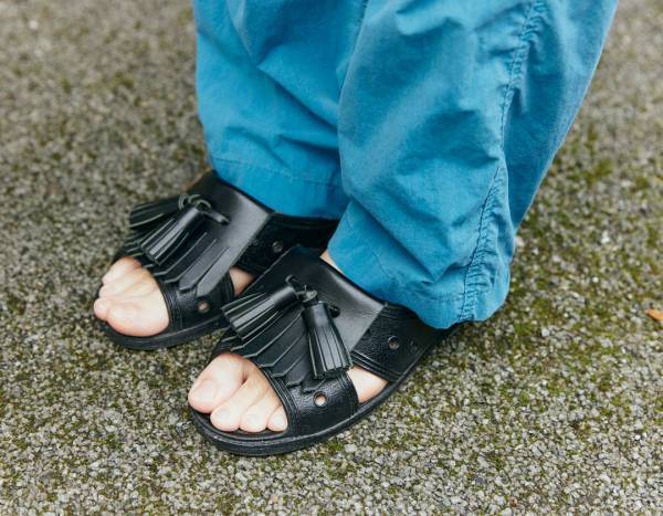 ブラック×ブルーで即統一感アップ！おしゃれファミリーのカラーリンクコーデ♡ | HugMug - 親子で楽しむファッションやライフスタイル情報を届けるママメディア