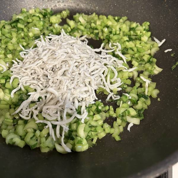 簡単すぎない？絶対おすすめ！カブの葉を使った「作り置き」レシピをお紹介♪ | HugMug - 親子で楽しむファッションやライフスタイル情報を届けるママメディア