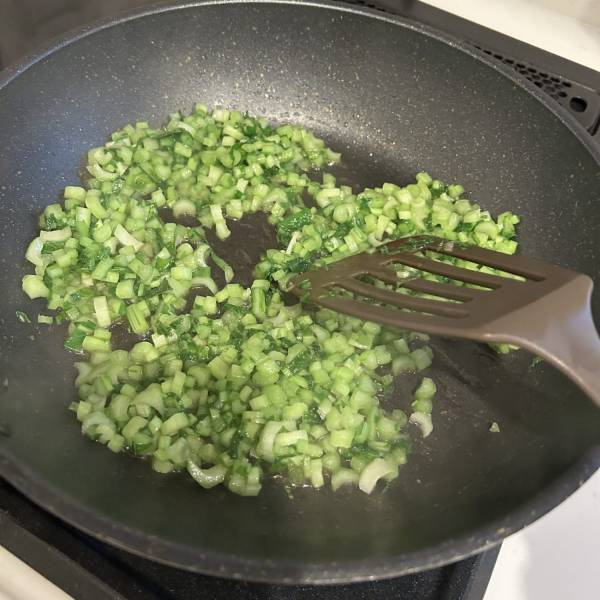 簡単すぎない？絶対おすすめ！カブの葉を使った「作り置き」レシピをお紹介♪ | HugMug - 親子で楽しむファッションやライフスタイル情報を届けるママメディア