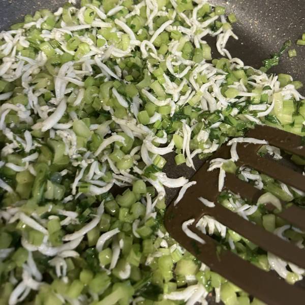 簡単すぎない？絶対おすすめ！カブの葉を使った「作り置き」レシピをお紹介♪ | HugMug - 親子で楽しむファッションやライフスタイル情報を届けるママメディア